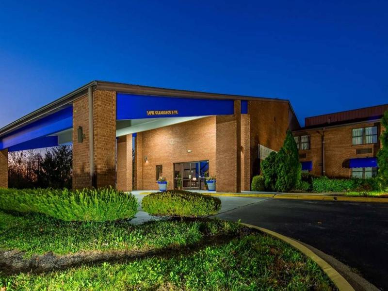Red Roof Inn & Suites Lexington – Hamburg