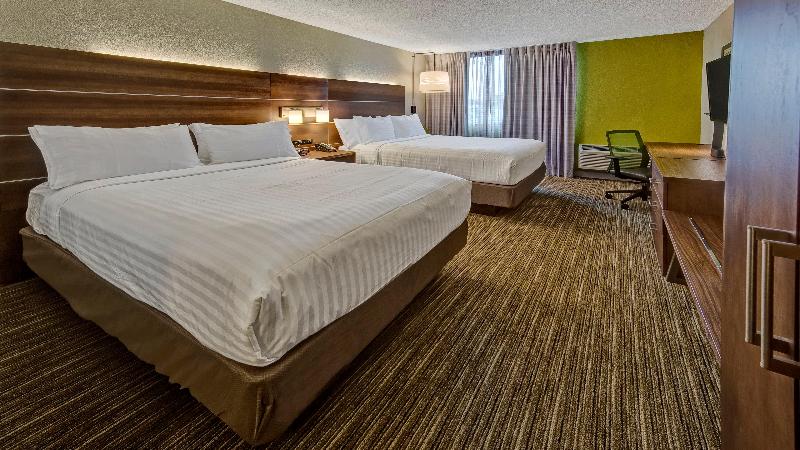 Holiday Inn Express Louisville Airport Expo Center photo 13