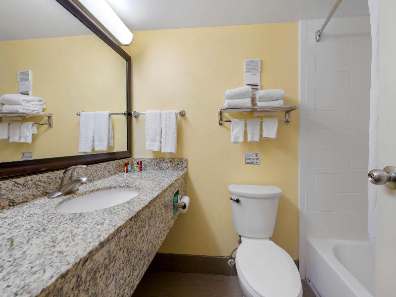Best Western Louisville East Inn & Suites image