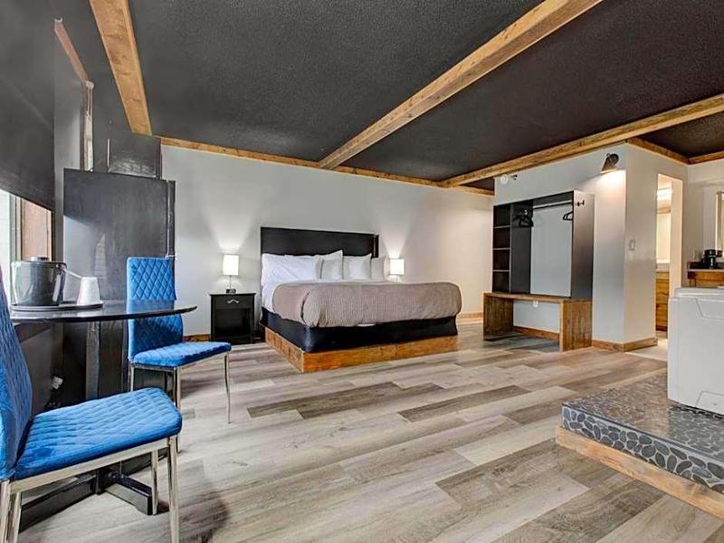 Clarion Hotel Conference Center South image