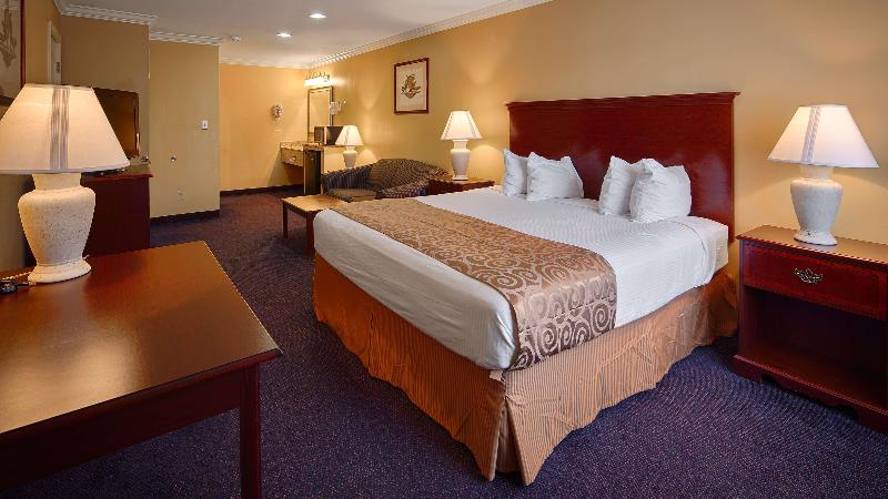 Best Western Forest Inn image