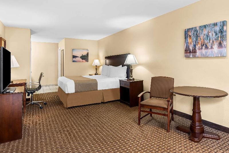 Best Western Forest Inn image