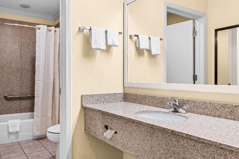 Best Western Forest Inn image