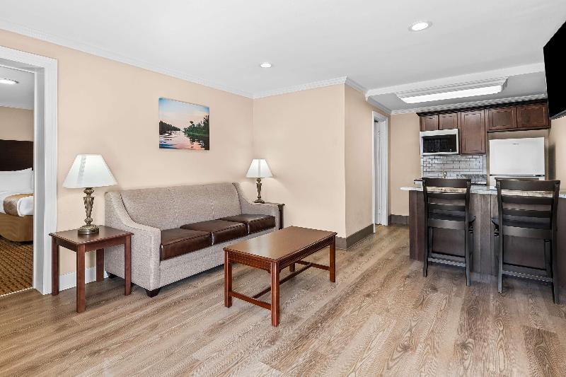 Best Western Forest Inn image