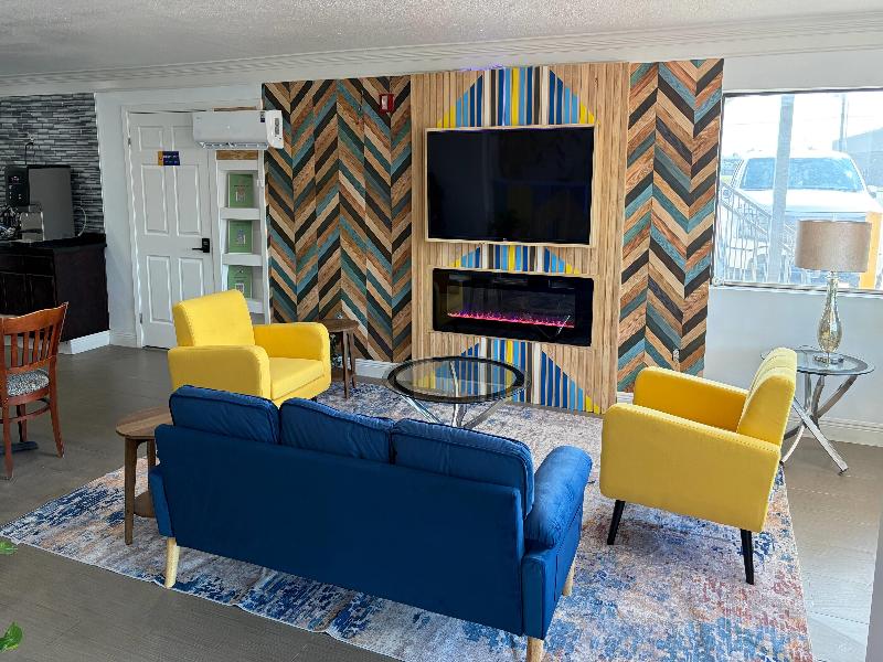Days Inn by Wyndham Gonzales image