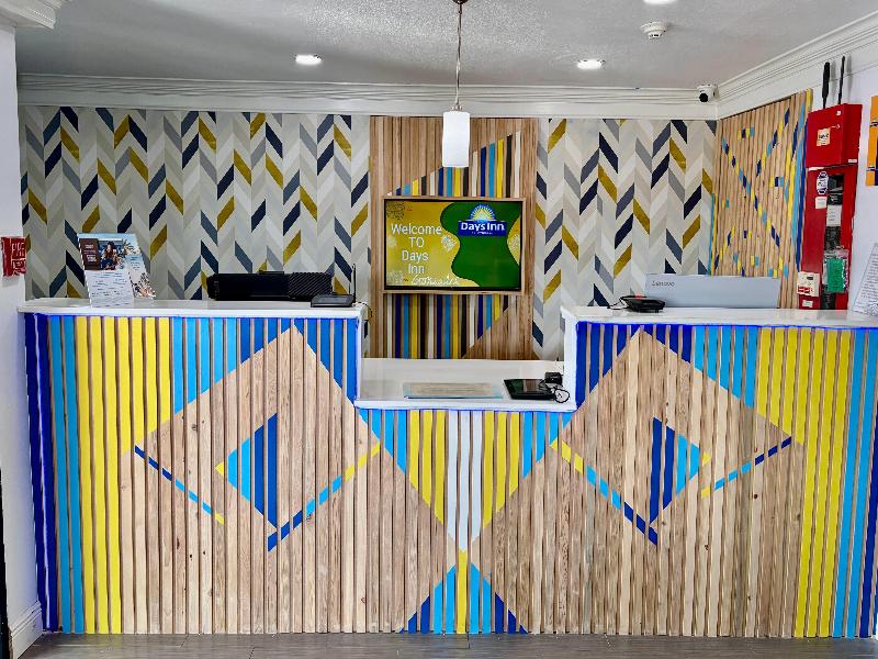 Days Inn by Wyndham Gonzales image