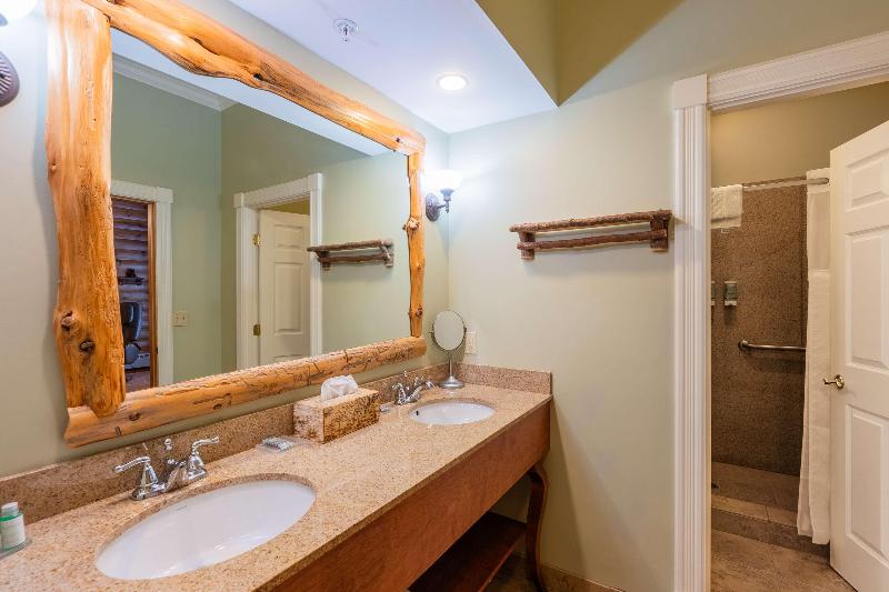 Best Western White House Inn image