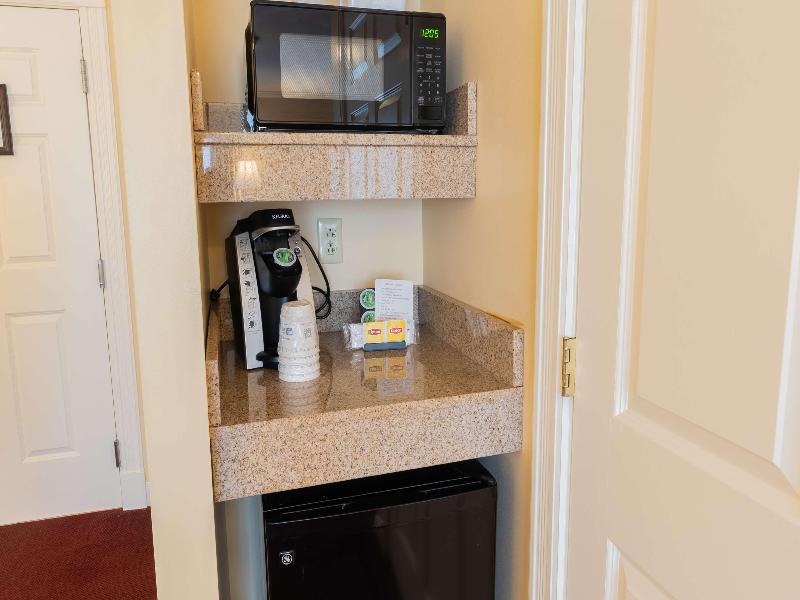 Best Western White House Inn image