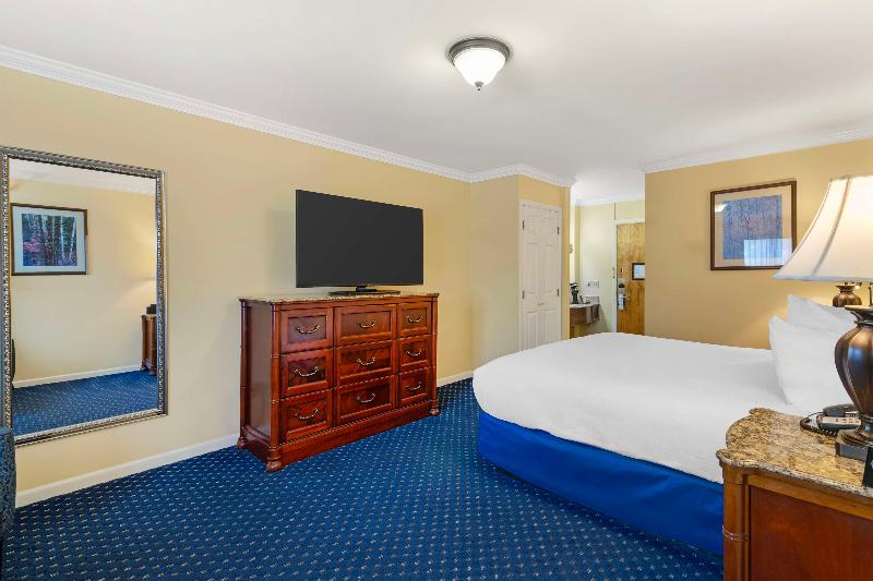 Best Western White House Inn image