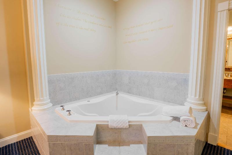 Best Western White House Inn image