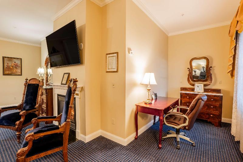 Best Western White House Inn image