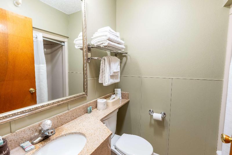 Best Western White House Inn image