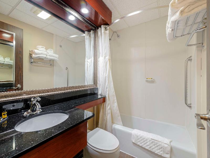 Best Western Plus Augusta Civic Center Inn image