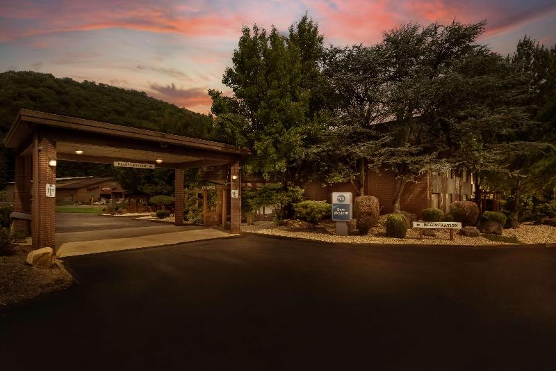 Best Western Braddock Inn image