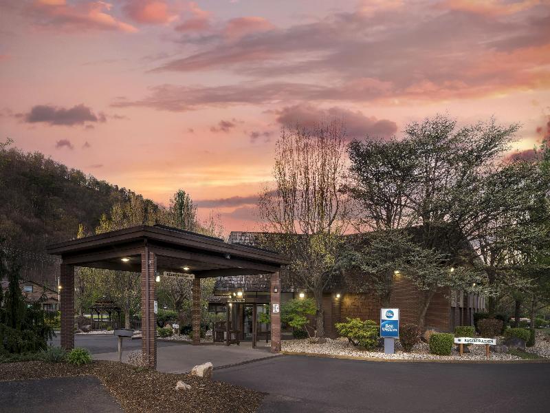 Best Western Braddock Inn image