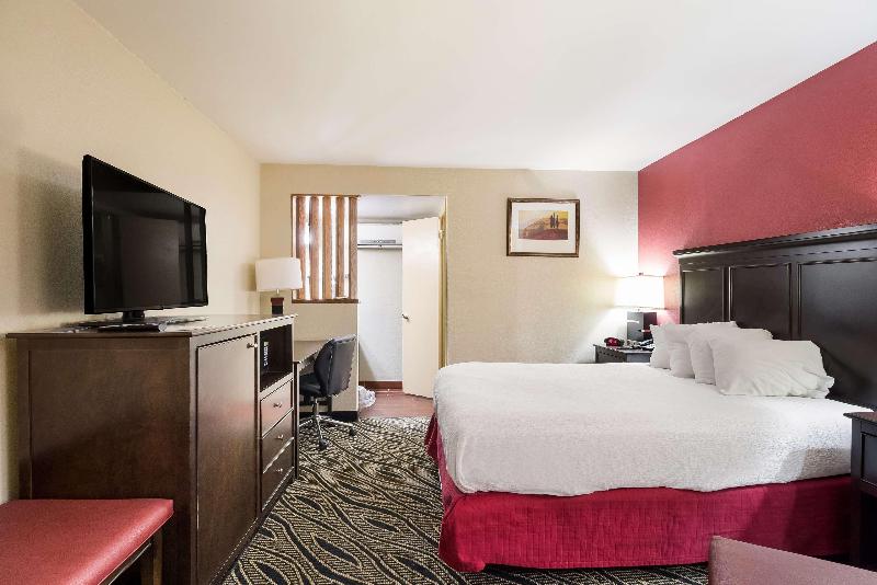 Best Western Braddock Inn image