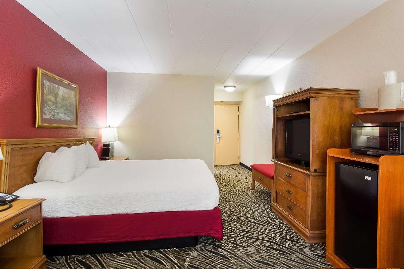 Best Western Braddock Inn image