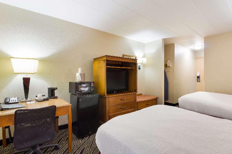Best Western Braddock Inn image