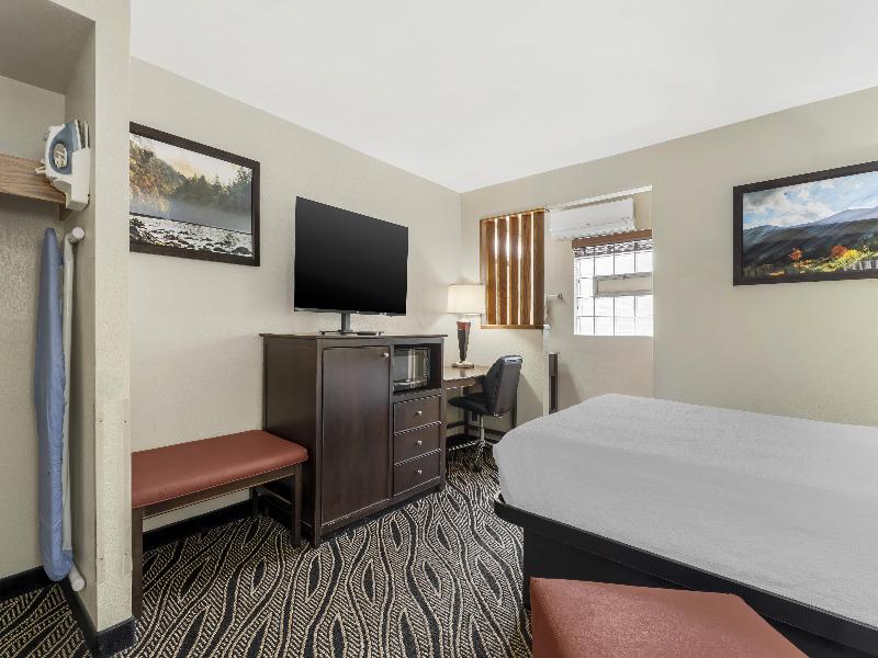 Best Western Braddock Inn image