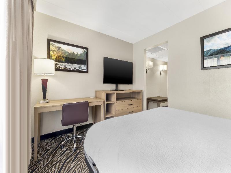 Best Western Braddock Inn image