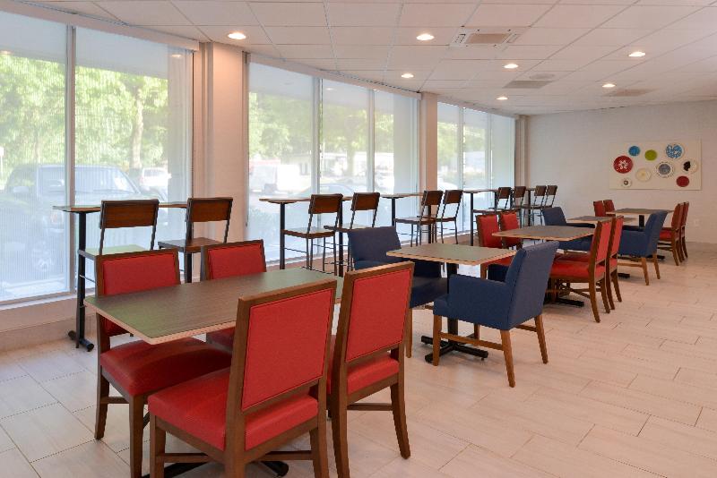 Holiday Inn Express Towson Baltimore N By IHG image