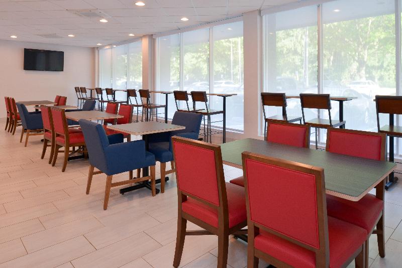 Holiday Inn Express Towson Baltimore N By IHG image