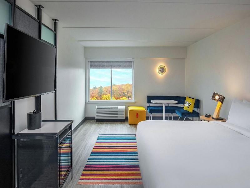 Magnuson Hotel Framingham image