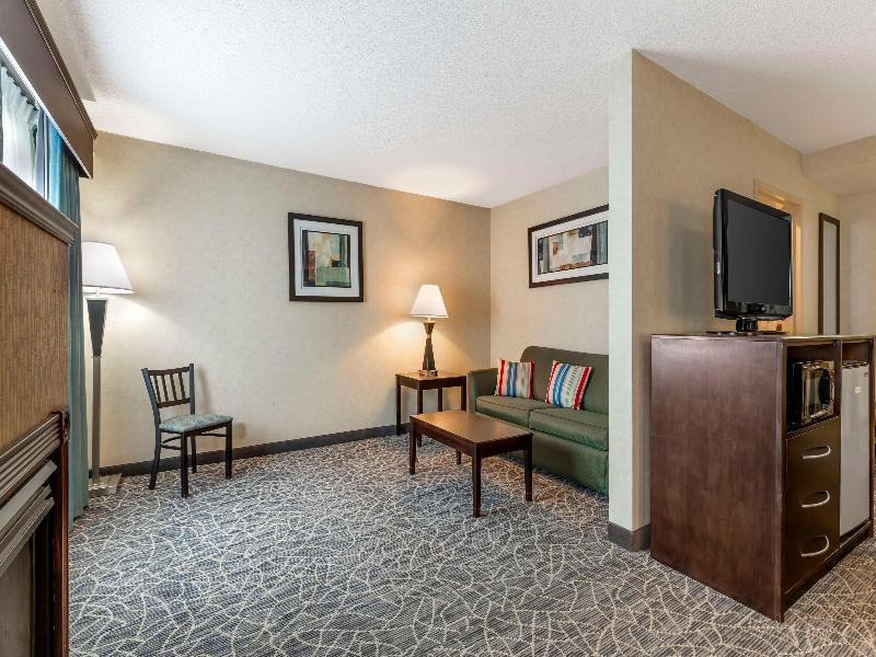 Best Western Plus Berkshire Hills Inn & Suites image