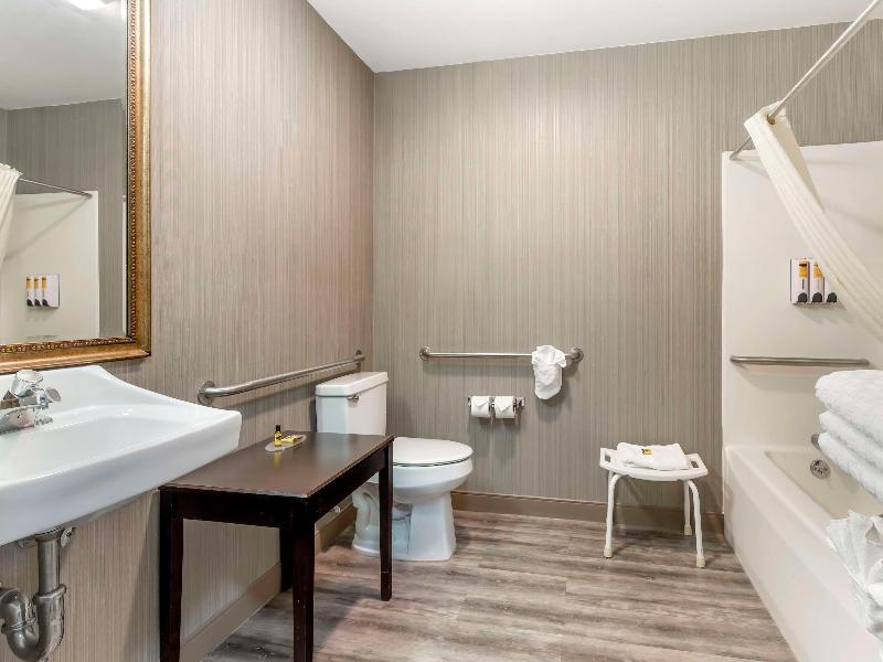 Best Western Plus Berkshire Hills Inn & Suites image