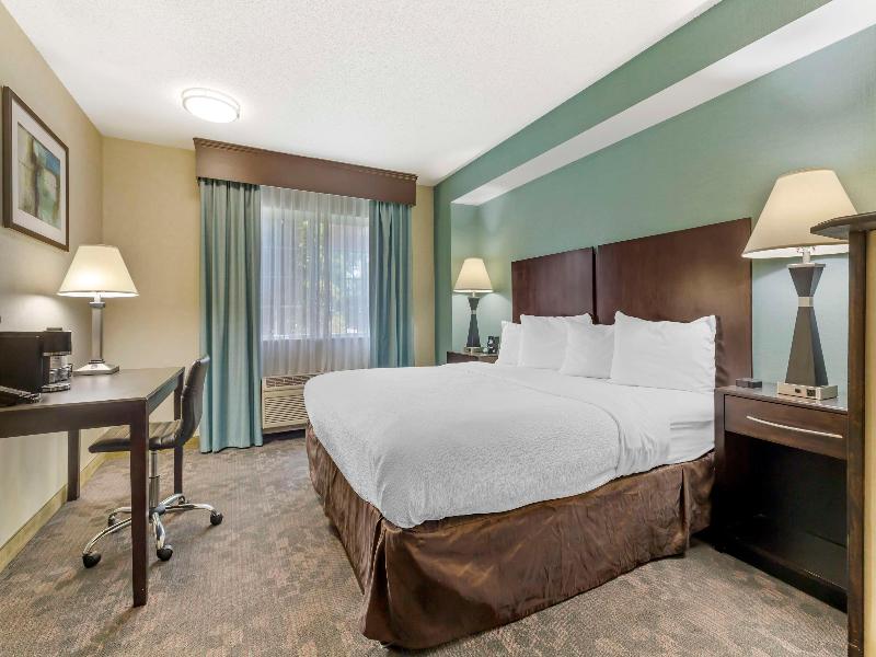 Best Western Plus Berkshire Hills Inn & Suites image