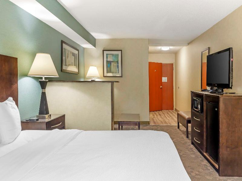 Best Western Plus Berkshire Hills Inn & Suites image