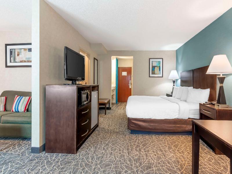 Best Western Plus Berkshire Hills Inn & Suites image