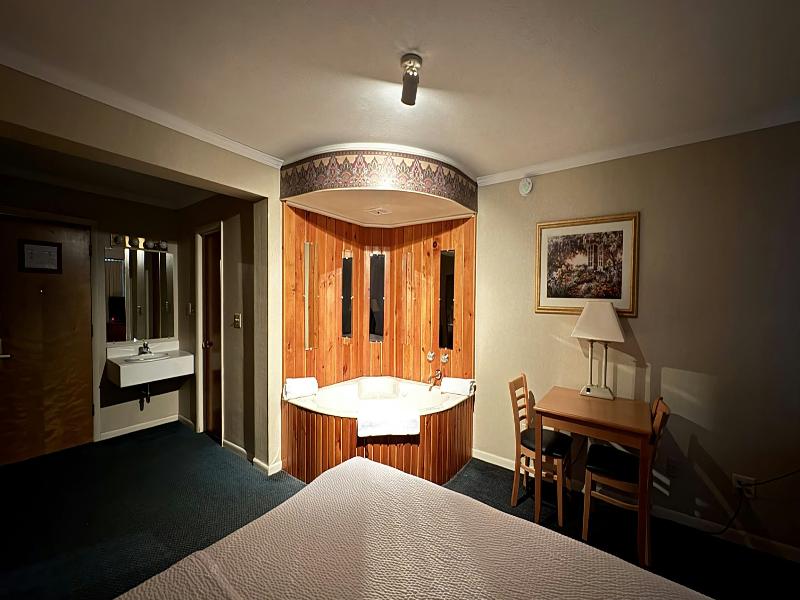 Magnuson Grand Pioneer Inn and Suites image