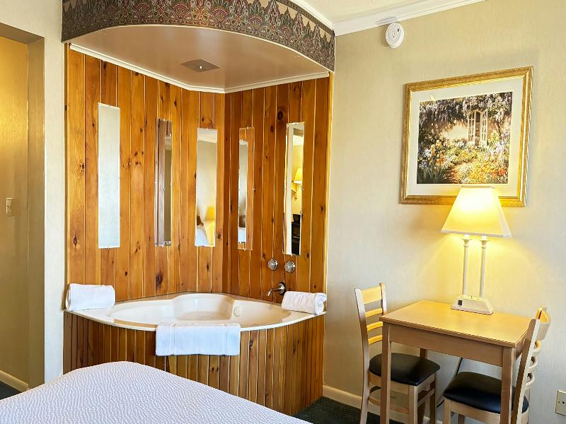 Magnuson Grand Pioneer Inn and Suites image