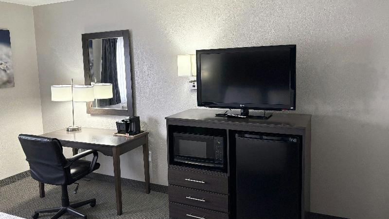 Magnuson Grand Pioneer Inn and Suites image
