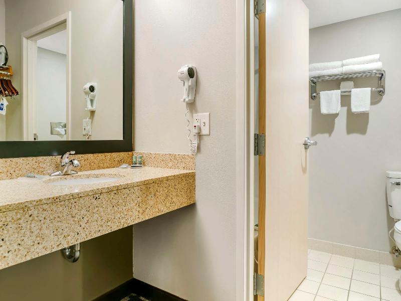 Best Western Beacon Inn image