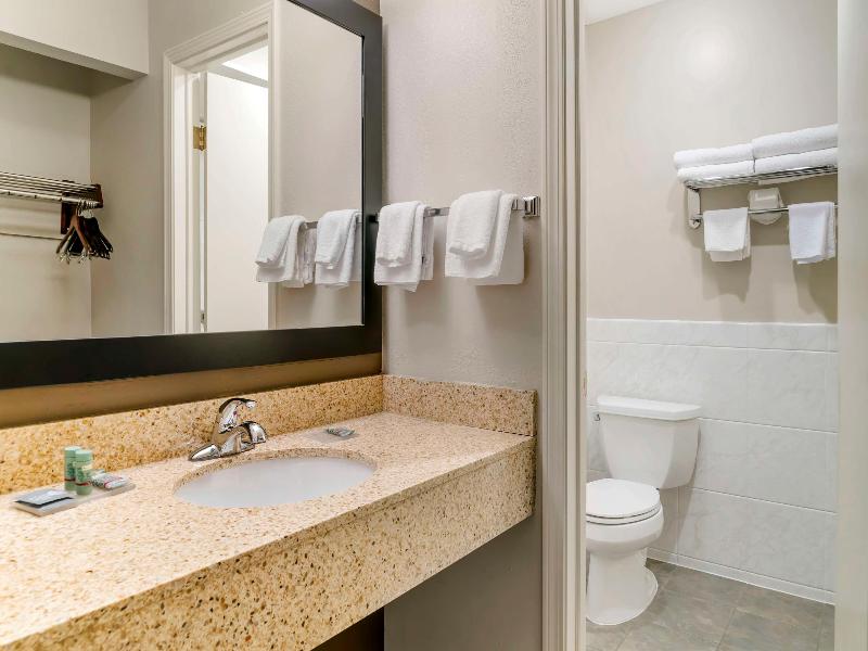 Best Western Beacon Inn image