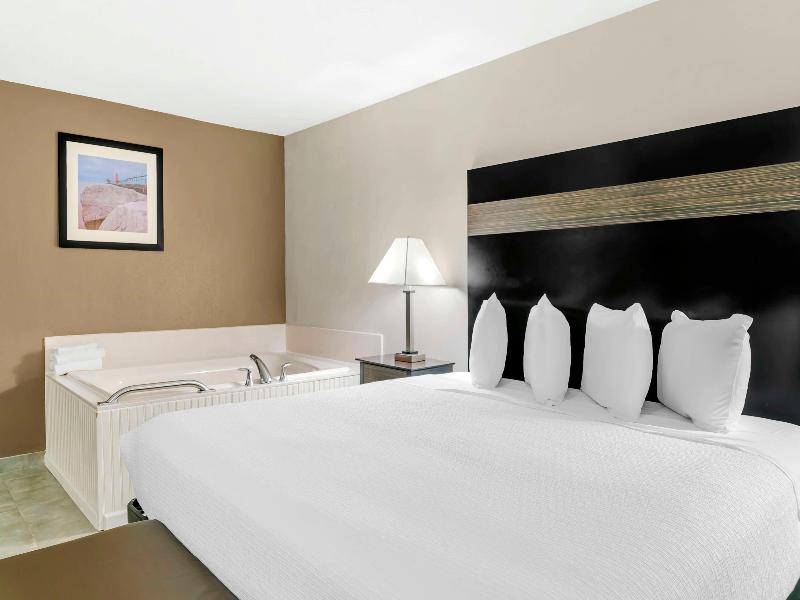 Best Western Beacon Inn image