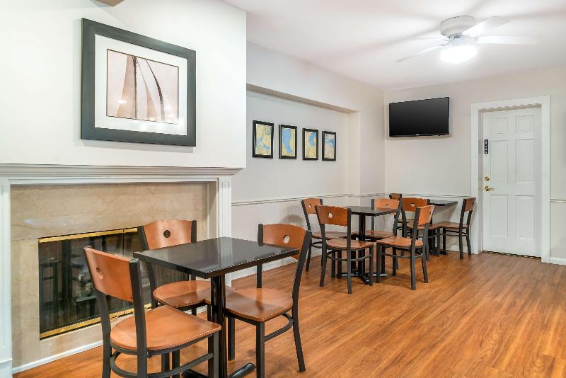 Best Western River Terrace image