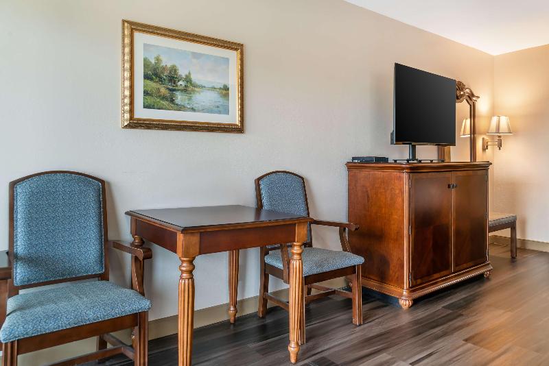 Best Western River Terrace image