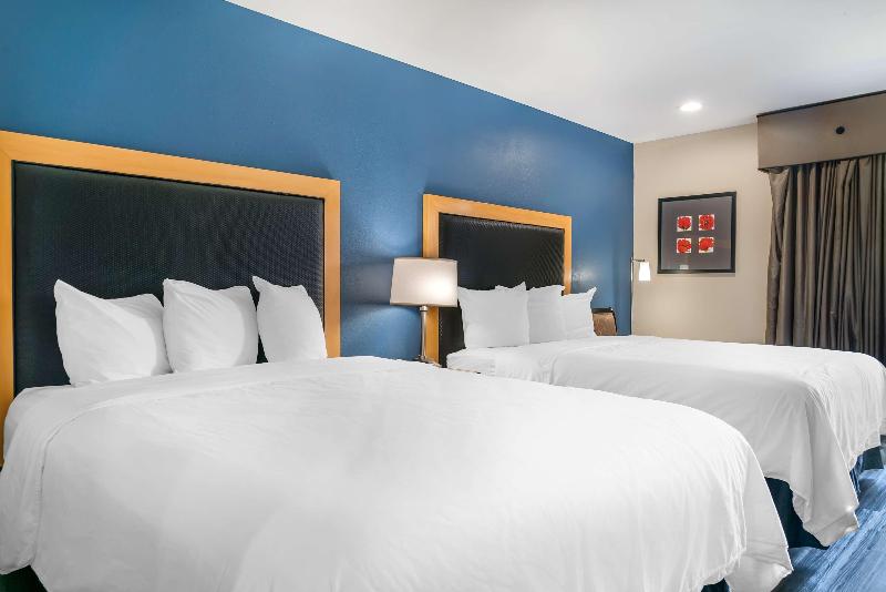 Best Western River Terrace image