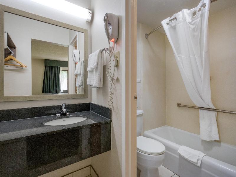 Best Western Woodhaven Inn image