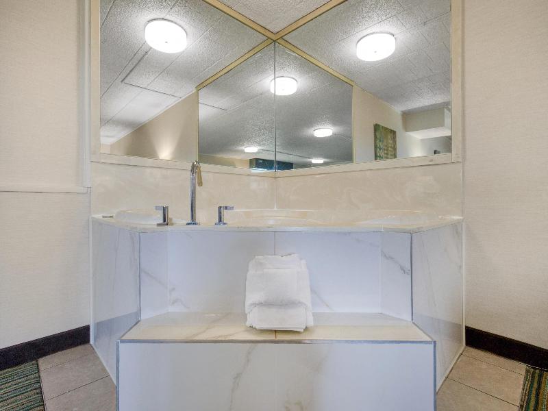 Best Western Woodhaven Inn image