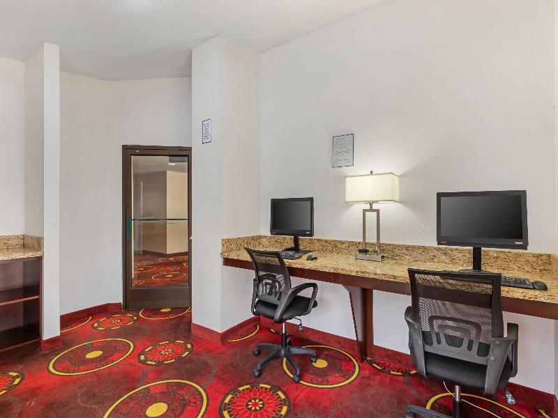 Clarion Inn I-94 / Expo Center