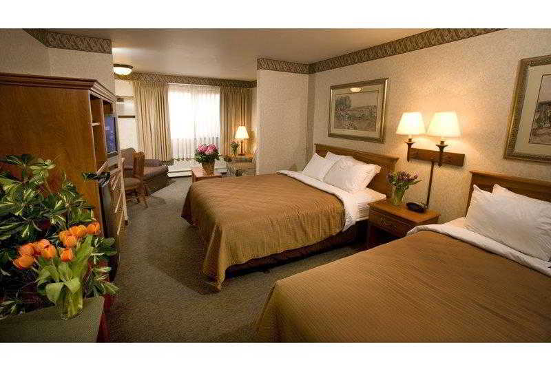 在meiguo.com看到的Quality Inn & Suites Detroit Lakes的介绍图片
