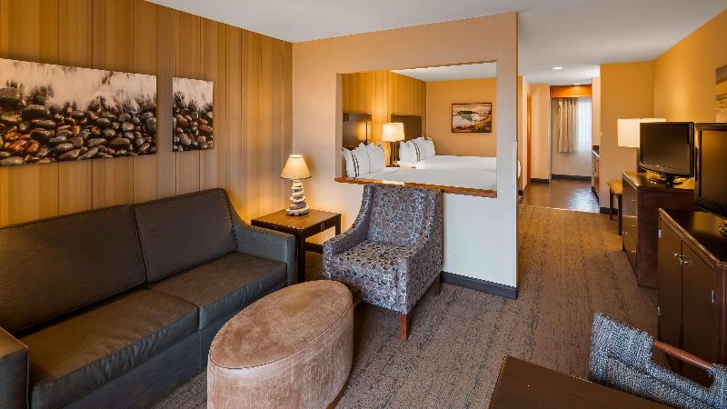Best Western Plus Superior Inn image
