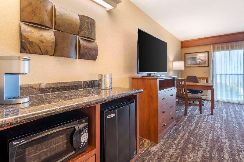 Best Western Plus Superior Inn image
