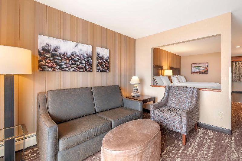 Best Western Plus Superior Inn image