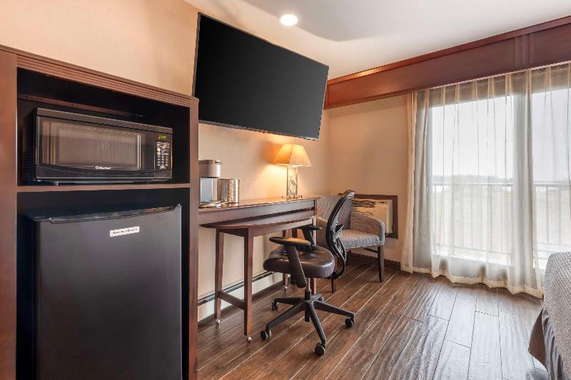 Best Western Plus Superior Inn image