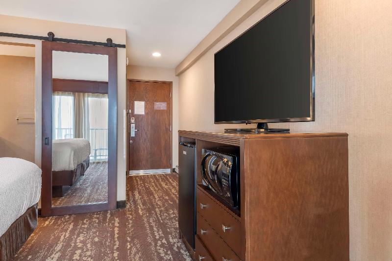 Best Western Plus Superior Inn image
